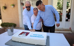 SAJAM ZA DAN GRADA I REZANJE ROĐENDANSKE TORTE!